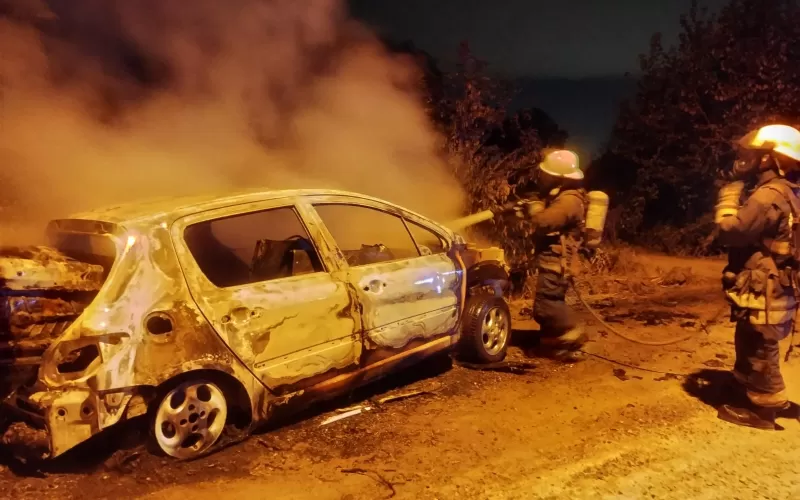 Se incendió un vehículo en Punta Lara