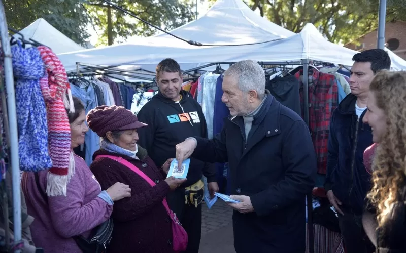 Vendedores ambulantes de La Plata dejarán los centros comerciales