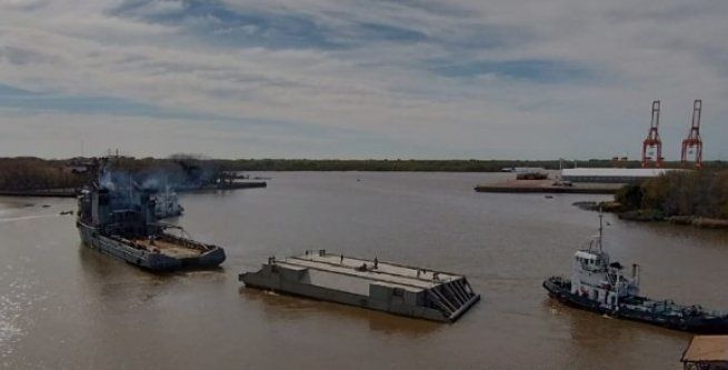 Astillero inició el traslado de la compuerta para Puerto Belgrano