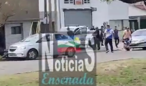 Imágenes de la barbarie: UOCRA sigue dirimiendo sus internas en las calles y hoy le tocó a El Dique. VIDEOS y FOTOS